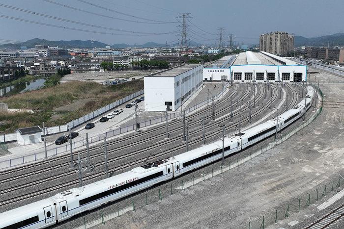 “陸地航母”寧波動車所啟用