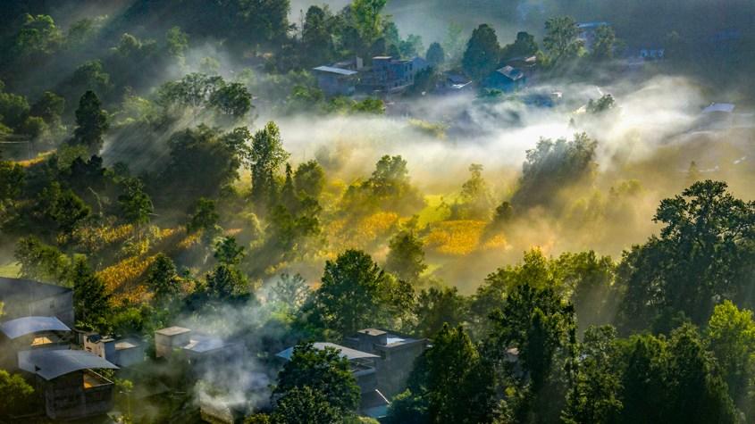 重慶酉陽日出鄉村縹緲如畫