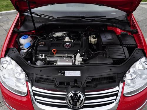 ����߀������1.6L�����b�����l�әC܇��