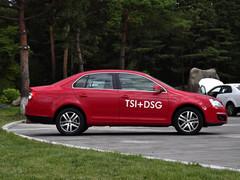 ����߀������1.6L�����b�����l�әC܇��