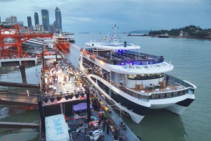 中國首艘純電海上旅游客船在廈門首航